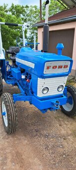 Traktor Ford - 4
