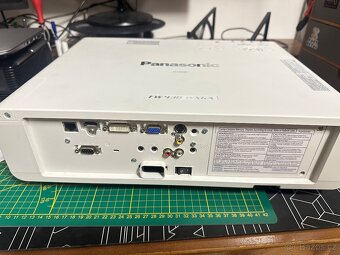 Projektor Panasonic - 4