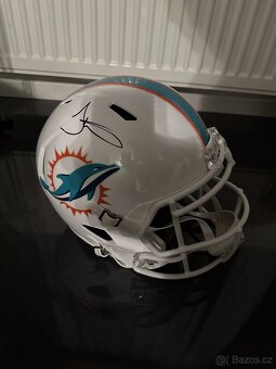 Podpisane NFL helmy - 4