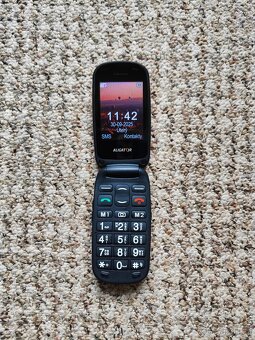 Mobilní telefon ALIGATOR - 4