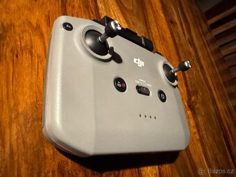 DJI RC ovladač originál, TOP stav, jede s Mini & Mavic - 4