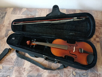 Prodám kompletní set housli 4/4 - 4