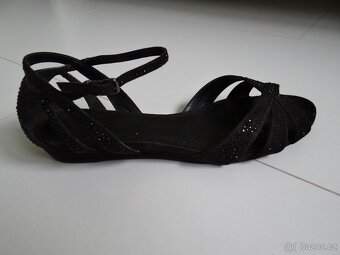 Dámské černé páskové sandály Aldo (vel. 40) - 4
