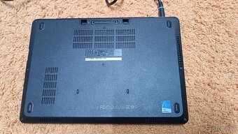 Dell Latitude E5270 – i5 • 8GB RAM • 256GB SSD • podsv. kláv - 4