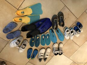 Dětské sportovní boty, ploutve, rukávky do bazénu - 4