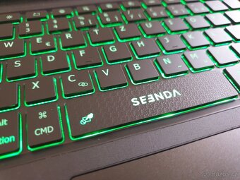 Úplně nová podsvícená bluetooth klávesnice s touchpadem - 4