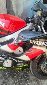 Yamaha R6 - 4
