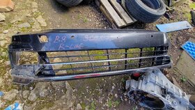 VW Passat B8 , kapota lampy blatníky  výztuha pravé světlo - 4