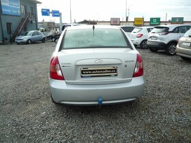 HYUNDAI ACCENT 1,4 I / 71,3 KW//TAŽNÉ ZAŘÍZENÍ - 4