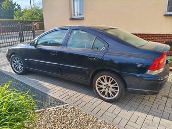 Volvo S60 D5 2.4 136 kW man 2005 na díly - 4