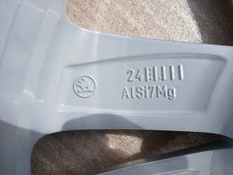 Pěkná nová orig alu Škoda Octavia 4, Nevis 17" - 4