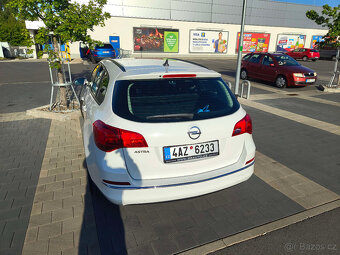 ASTRA SPORTS TOURER 1.6 Benzín - První majitel - 4