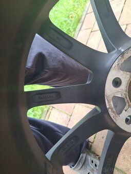 Zimní sada Alu Brock RS32 17/5x114.3 - pneu Hankook nové - 4