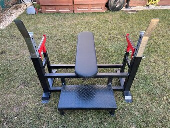 Lavice na bench press - 4