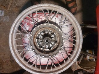 Kola na Jawa kyvacka velká. Cena za vše. - 4