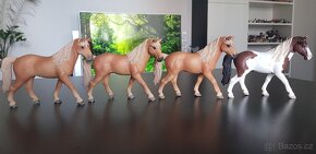 Schleich koně koníci Tennessee Walker mimochodník - 4