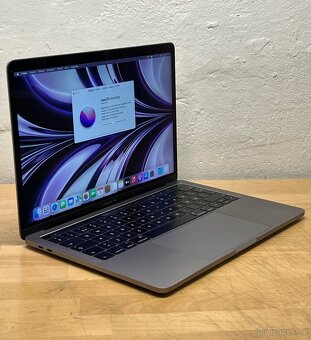 MacBook Pro 13" 2016 /8GB RAM/Intel i5/256GB SSD/ Záruka - 4