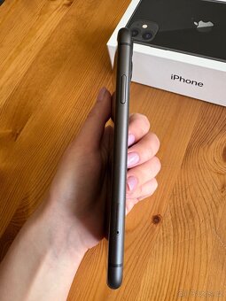 Iphone 11, 128GB, Černý - 4