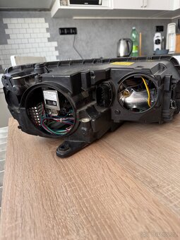 Levý Bi-Xenon+led a AFS - 4