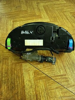 Audi A4 B6 budíky spínací skříňka klíč jednotka - 4