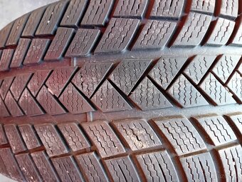 Prodám Sadu pneu 235/45/18 Zimni - 4