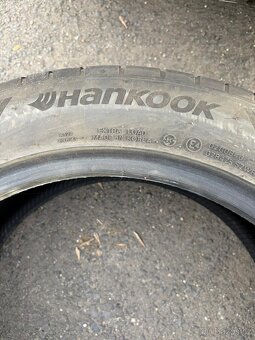 255/45ZR19 104Y - 4
