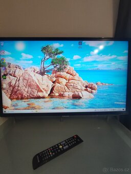 Stolní PC + TV Samsung 37 - 4
