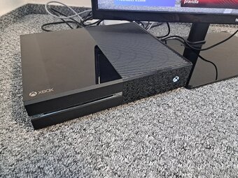 XBOX ONE SSD 500GB + TV 32" FullHD - 4