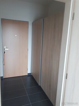 K pronájmu nový cihlový byt 1+kk s balkonem - 4