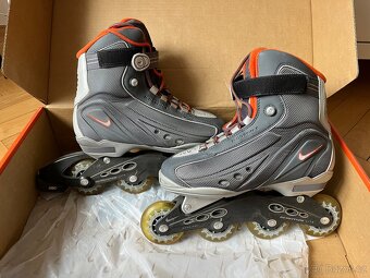 Kolečkové brusle Unisex Nike vel. 40,5 - 4