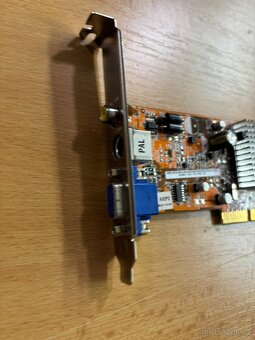 ASUS A9200SE 128MB, ATI Radeon 9200SE AGP8x DVI - 4