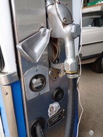 Starrý benzinový stojan TOKHEIM USA, 1962 Mobilgas, double - 4