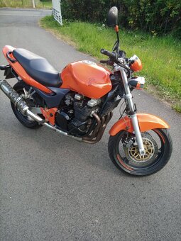 Kawasaki ZR 750 F - 4