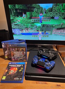 PlayStation 4 + GTA Minecraft FIFA a dva ovladače - 4