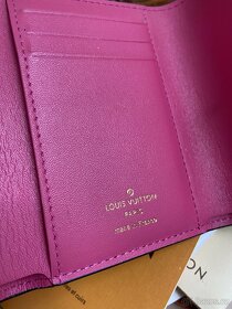 Nádherná černá peněženka Louis Vuitton - 4