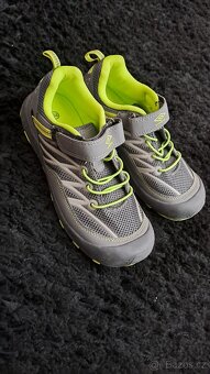 Umbro, vel. 34 - 4