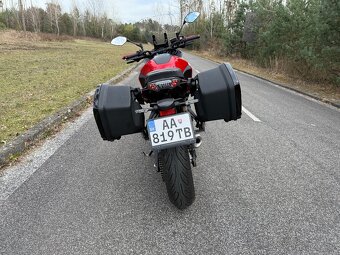 Yamaha MT07 - 4