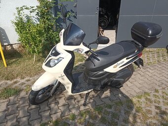 Skútr Benelli CafeNero 125 - 4