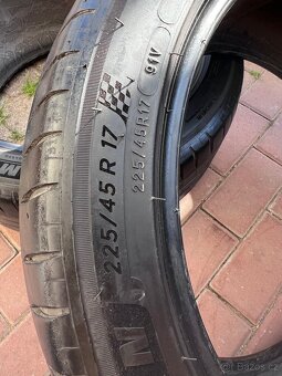 Michelin Pilot Sport 4. 225/45/17 91V - 4