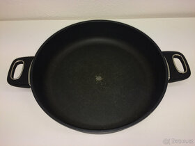 Kvalitní kastrol s pokličkou 32 cm - 4