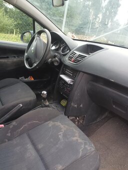 Peugeot 207 - 4