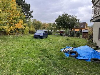 Prodej RD dvě bytové jednotky, prostorná dvou garáž s pozemk - 4