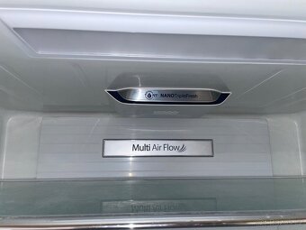 Americká lednice Hisense - 4