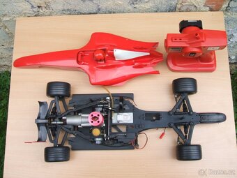Kyosho FERRARI F1 2004 De Agostini R/C 1:8 - 4
