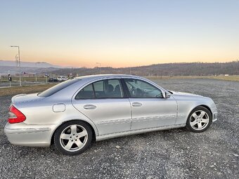 Mercedes Benz W211 - 4
