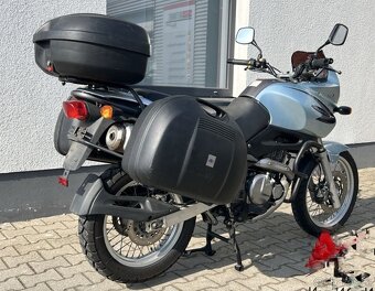 Suzuki XF 650 Freewind , postranní kufry - 4