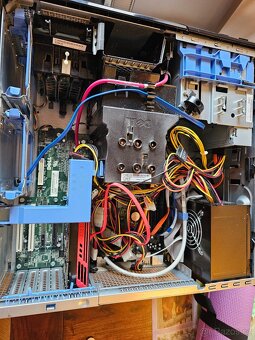 PC Dell - komplet bez HDD bedna je včetně barevného displeje - 4
