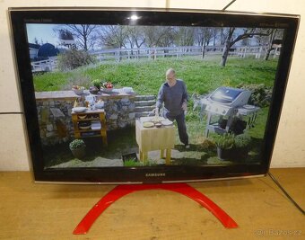 FullHD LCD televize / monitor 66cm SAMSUNG, nemá DVBT2 - 4
