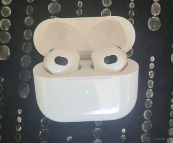 AirPods (3. generace) s MagSafe nabíjecím pouzdrem - 4