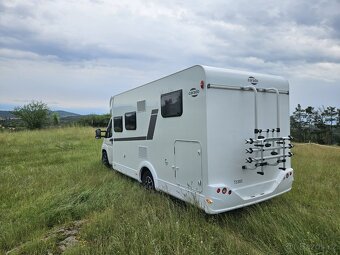 Nové Carado T338 S (Ducato 103kW), 5 míst - 4